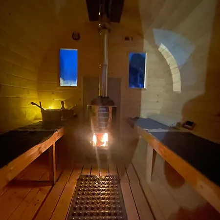 Copper Coast Glamping Pods - An Faoilean Pod *