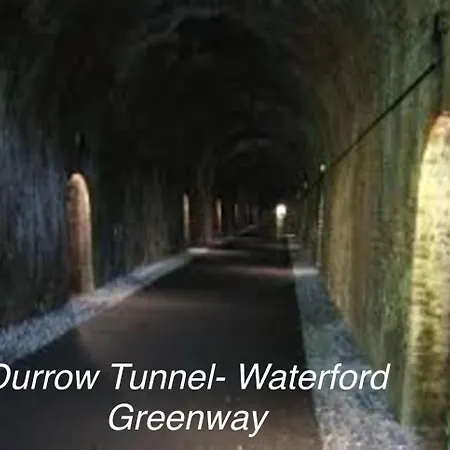 Дом отдыха An Faoilean Glamping Pod Bunmahon