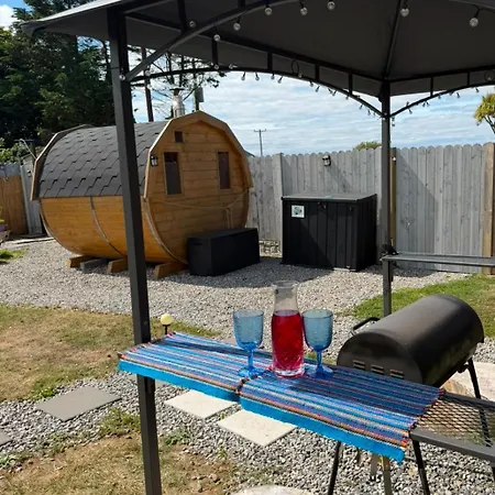 Copper Coast Glamping Pods - An Faoilean Pod Bunmahon